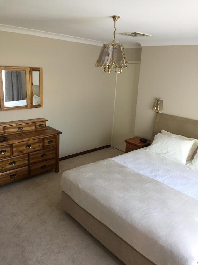 Murdoch Station Bed & Breakfast เพิร์ท ภายนอก รูปภาพ